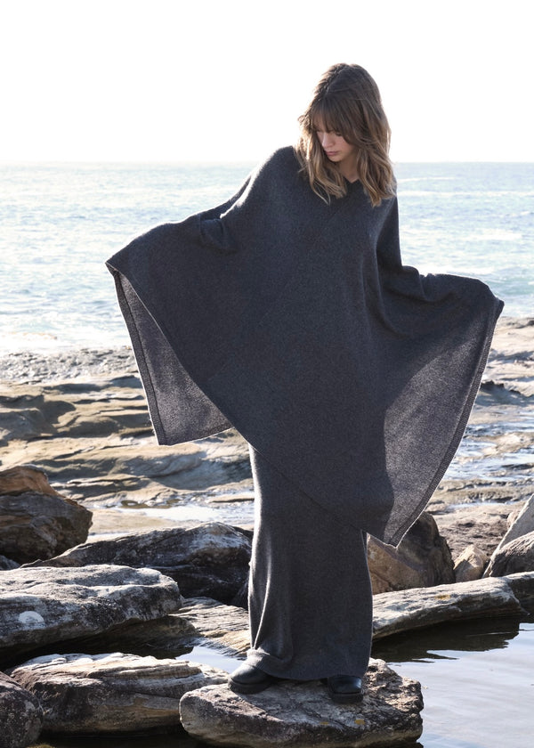 Sonya Hopkins 100% pure cashmere large poncho in dark charcoal marle grey