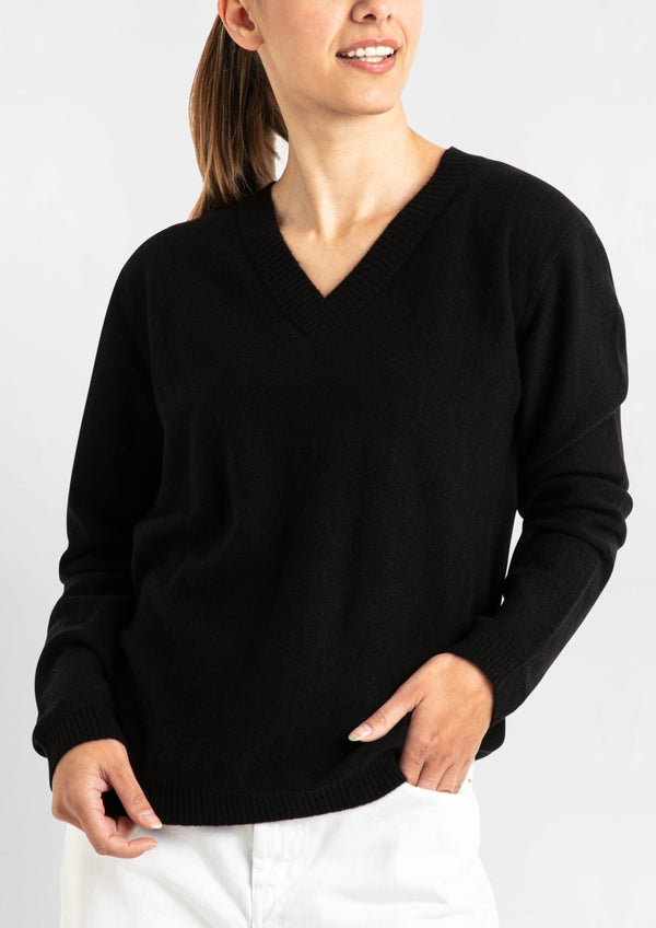 Sonya Hopkins 100% cashmere v neck in black